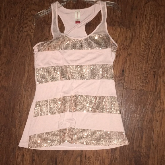 Tank Too - Picture 1 of 1